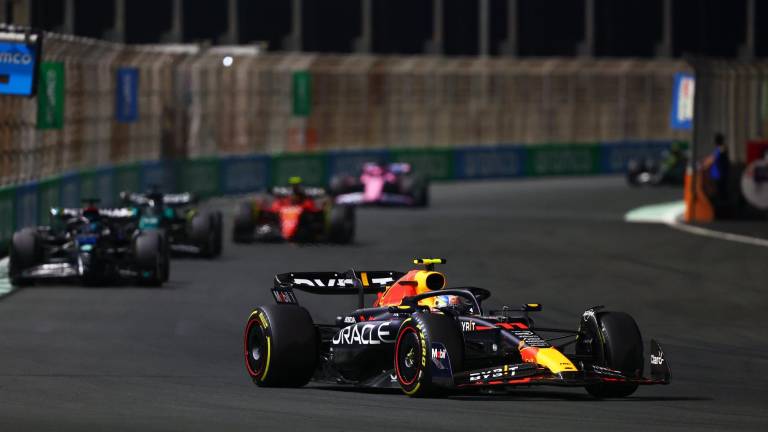 Checo Pérez gana el Gran Premio de Arabia Saudita