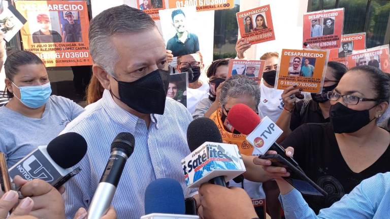 Juan José Ríos Estavillo presenta renuncia como Fiscal de Sinaloa ante el Congreso