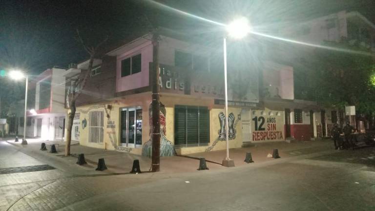 Las instalaciones del diario A Discusión, en Culiacán, fueron atacadas a balazos.