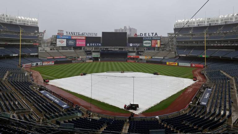 El mal tiempo impide juego en el Yankee Stadium.