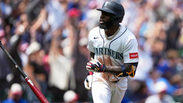 El cubano-mexicano abrió el camino de la victoria de Seattle al conectar un grand slam en una explosiva segunda entrada.