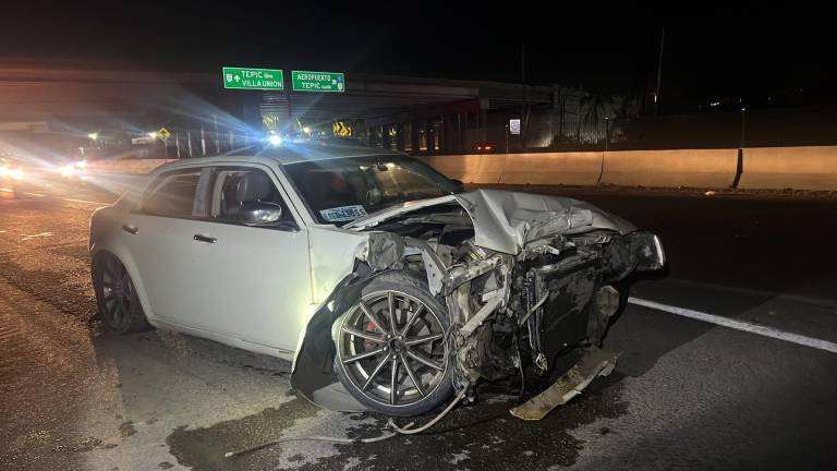 El accidente se reportó en los carriles de sur a norte de la carretera Internacional México 15, bajo el puente del Distribuidor Vial Aeropuerto.