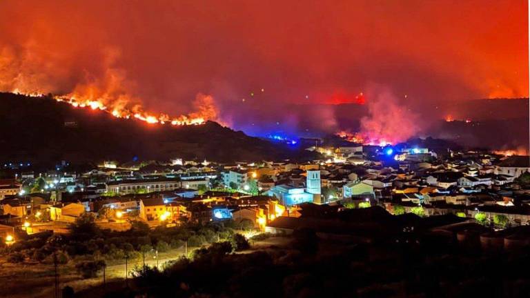 Los incendios en el centro de España han dejado miles de evacuados y una devastación ambiental histórica.