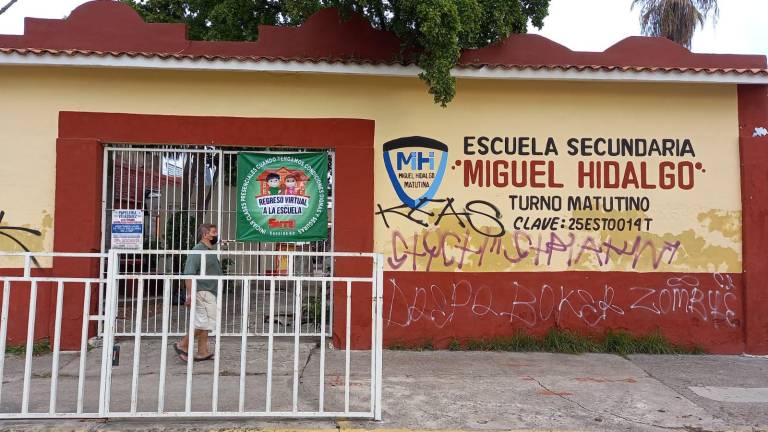 A la secundaria Miguel Hidalgo recientemente le robaron el cableado de energía y la tubería de agua potable.