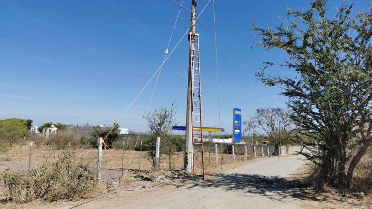 El empleado de CFE sufrió el accidente cuando realizaba reparaciones en un poblado de Sanalona.