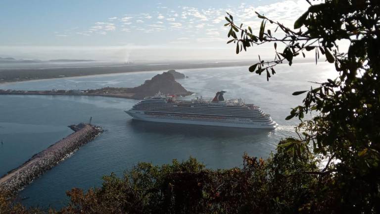 #FOTOS | Arriba a Mazatlán el crucero Carnival Panorama