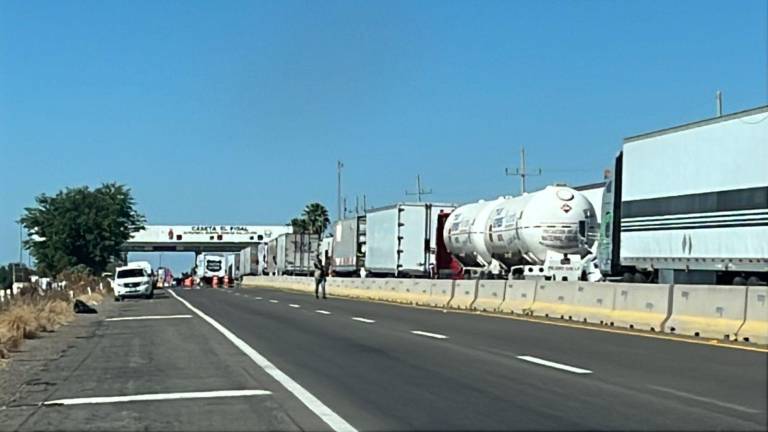 Dirigentes del PAN y PRI respondieron a las acusaciones de Gobernación y acusaron al Gobierno federal de falta de seguridad en carreteras.