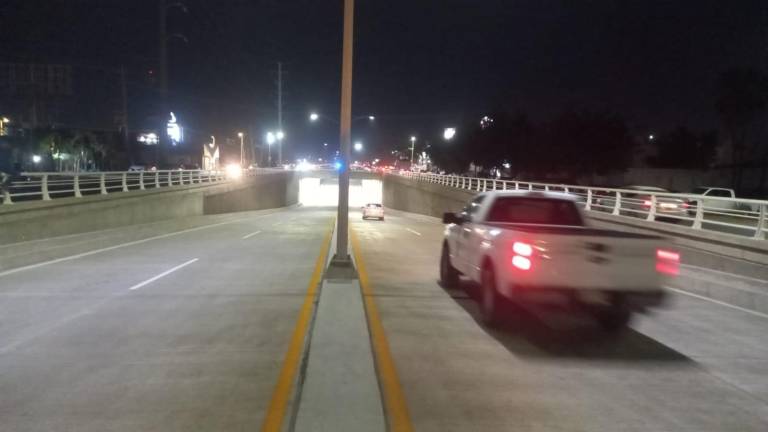 La obra corresponde a una serie de construcciones para mejorar el tránsito vehicular en la ciudad de Culiacán.