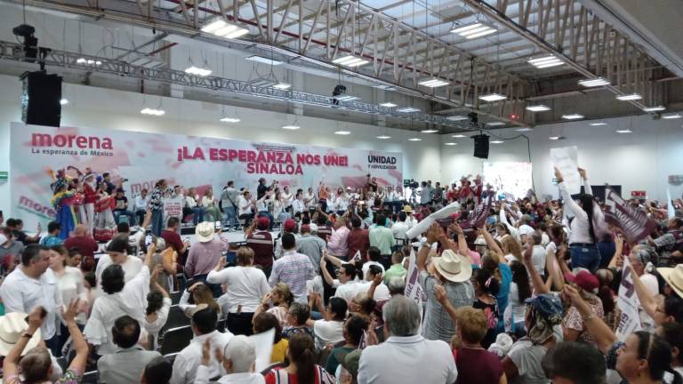 La presencia de priistas y ex priistas en el evento de Claudia Sheinbaum en Culiacán no fue del agrado de morenistas y simpatizantes.