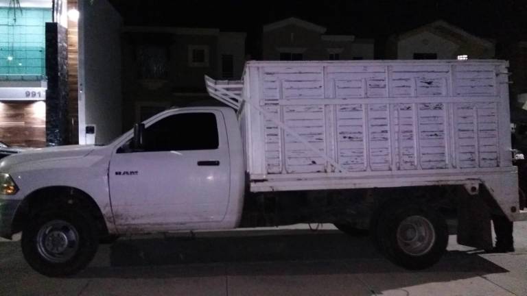 Aseguran en Culiacán camioneta que traía placas sobrepuestas