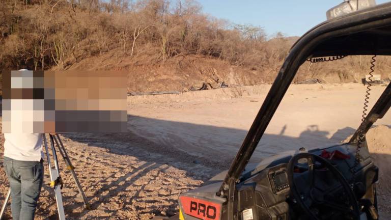 Mina en la sierra de Rosario donde se habría presentado un derrumbe, con cuatro trabajadores atrapados.