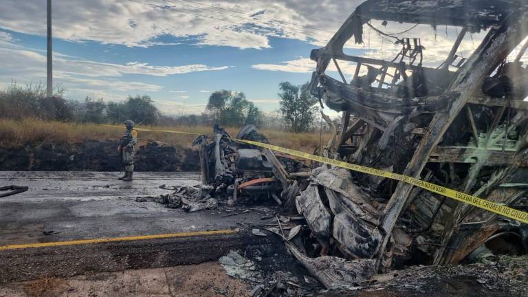 El choque se suscitó en la autopista Mazatlán-Culiacán, cerca de Elota.