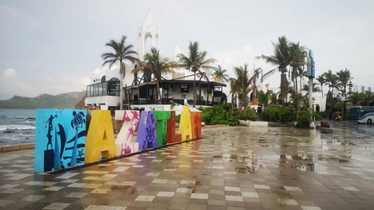 Este viernes se registró una lluvia ligera en Mazatlán.