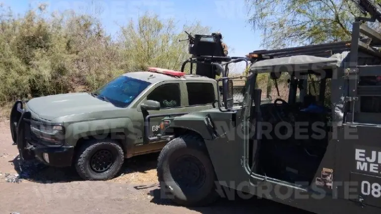 Elementos del Ejército y civiles armados se enfrentaron en la cabecera municipal de Cosalá, según reportes.