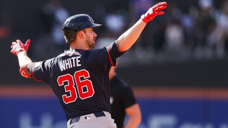 Eli White lidera el triunfo.