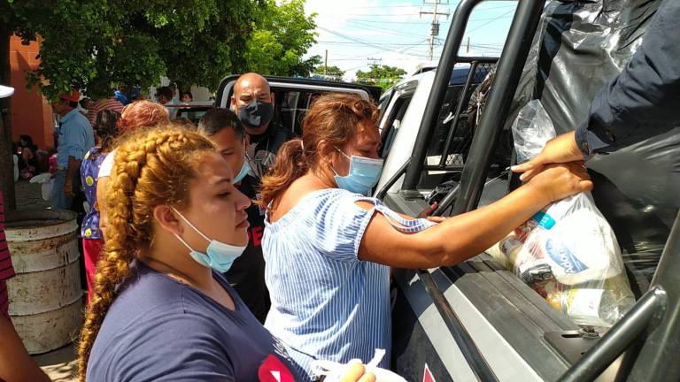 Tras el paso de ‘Nora’, ‘El Químico’ promete rehabilitar Mazatlán en 15 días