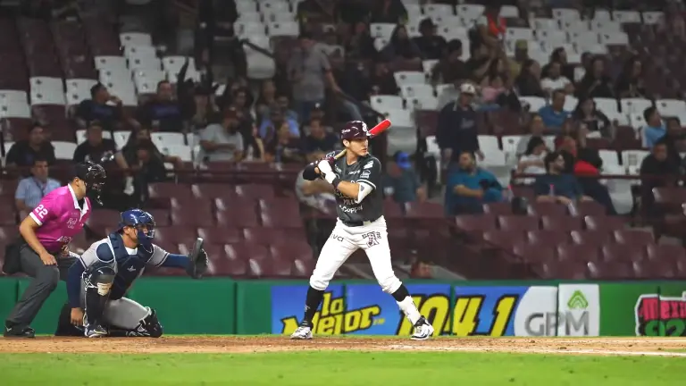 Jesús “Pollito” Higuera pegó hit en su primer juego como guinda.