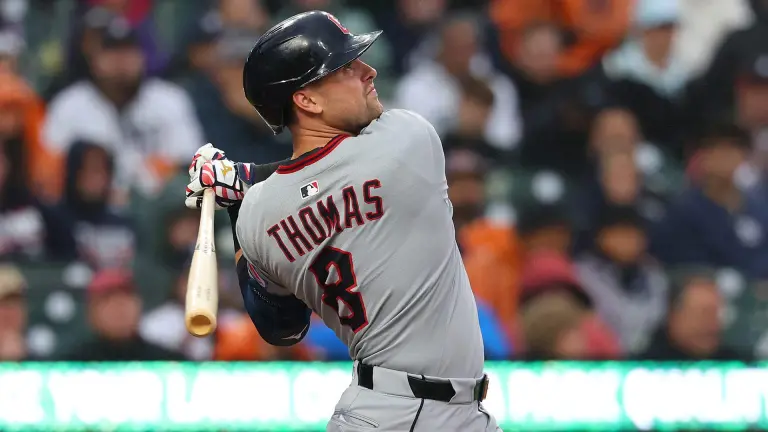 Los Reales de Kansas City alcanzaron un acuerdo para firmar al jardinero Lane Thomas por una temporada y 5.25 millones de dólares.