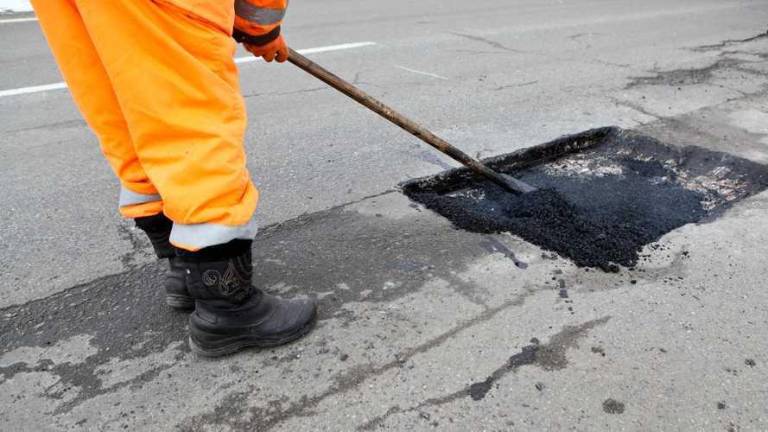 El investigador de la UAS, Gonzalo Armienta Hernández, sugiere que se revisen las concesiones de las autopistas.