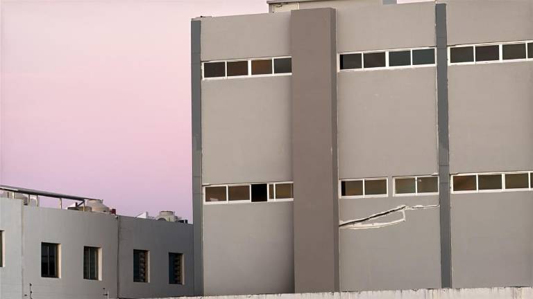 Un incendio en un almacén de un colegio se registró este viernes en Culiacán.