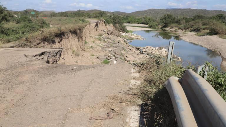 $!Puente de El Quelite, un año de afectaciones para los habitantes de la región