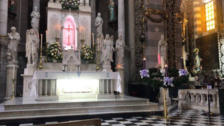 Encienden segunda luz de la Corona de Adviento de Catedral de Mazatlán; la Iglesia se prepara para la Navidad