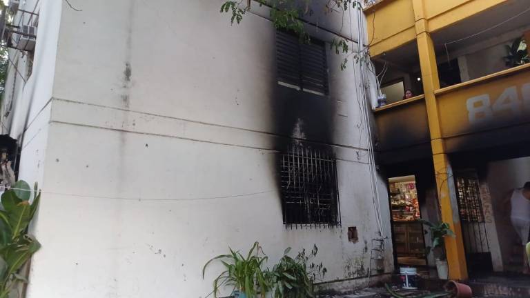 Un edificio de departamentos se incendió en el Infonavit Cañadas, en Culiacán.