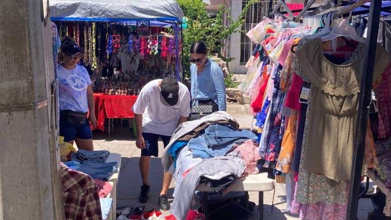 Sugey García, líder de los tianguistas de la colonia Juárez, mencionó que se tiene una buena sinergia de trabajo tanto con la Comisión de Comercio como con el Oficial Mayor.
