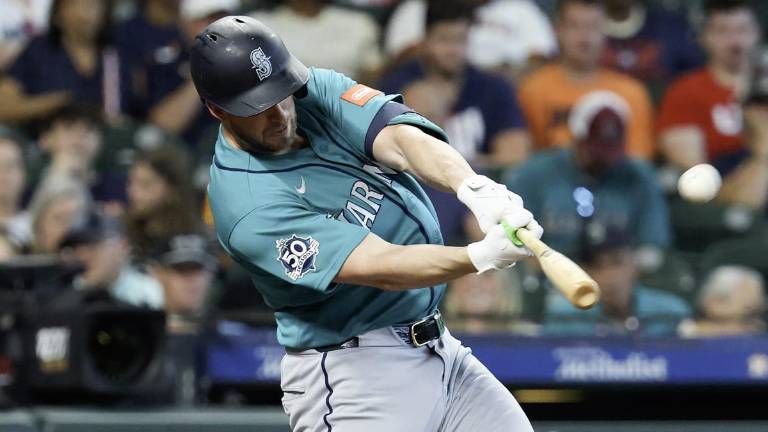 Marineros conquistan Houston y la serie.