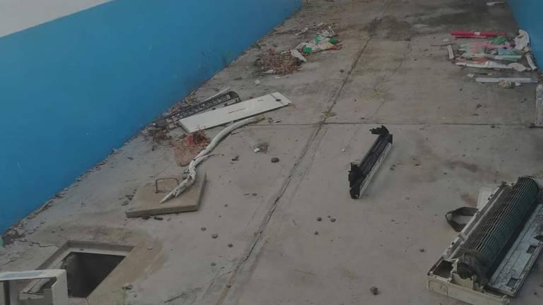 De acuerdo a datos estatales, de 5 mil 376 escuelas de nivel básico en Sinaloa, 117 no pudieron regresar a clases presenciales en agosto de 2022 por carecer de luz eléctrica y por vandalismo.