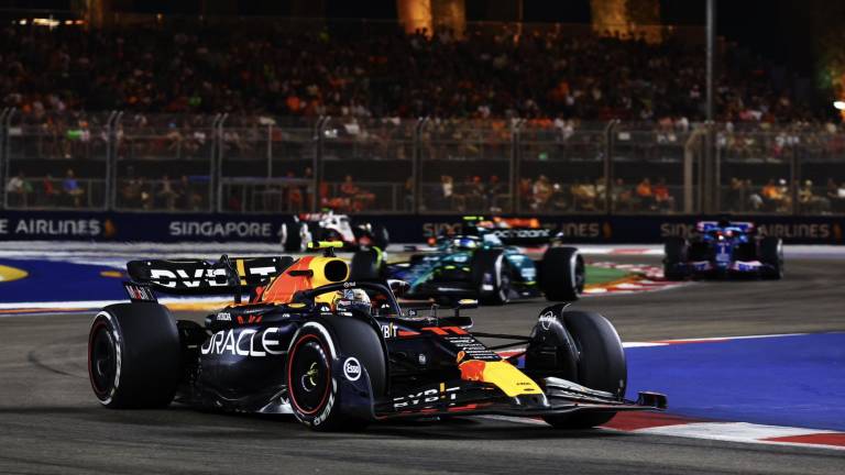 Checo alcanza puntos en Singapur; Sainz rompe hegemonía de Red Bull