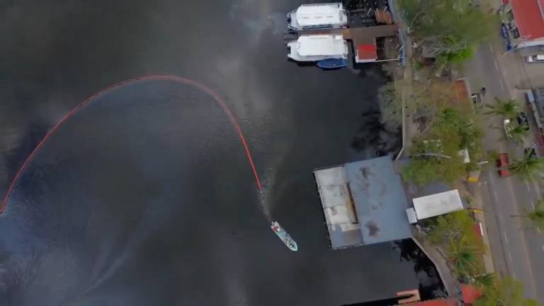 El derrame de hidrocarburos en el Golfo de México alcanzó costas de Veracruz y Tabasco.