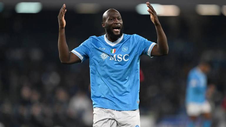 Romelu Lukaku no se presentó al entrenamiento de Nápoles, que estudia sancionarlo.