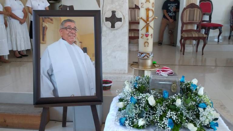 En Mazatlán, despiden cenizas del padre Claudio Mejorado