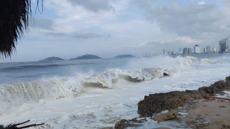 En Sinaloa apenas se registran algunos efectos del huracán Priscilla y en el sur, ya detectan una nueva baja presión.