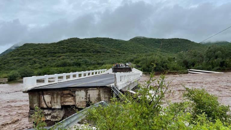 Puente El Quelite tras caer por las lluvias del Huracán Nora.