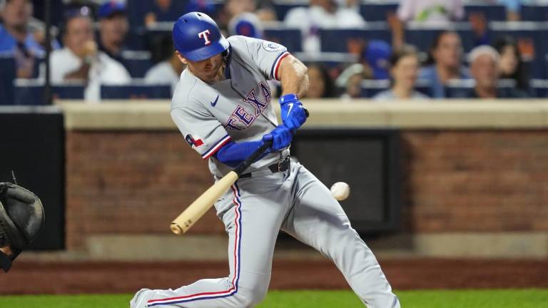 Wyatt Langford le dio la ventaja a los Rangers con sencillo ante los Mets.