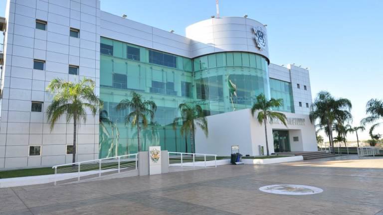 Llaman estudiantes de la UAS a acudir a clases el lunes; rechazan el paro de labores