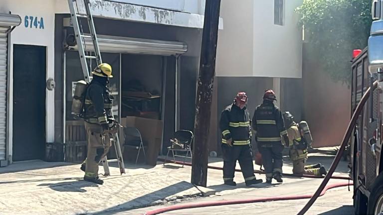 Cuerpo de Bomberos evitó que el fuego se esparciera en el local que era utilizado como bodega.