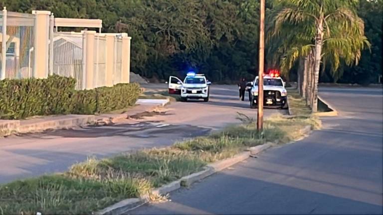 Movilización en el sector La Conquista, en Culiacán, por el incendio en un colegio particular.