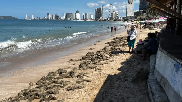 El mar de fondo que se ha mantenido sobre Mazatlán ha ocasionado la erosión de playas.