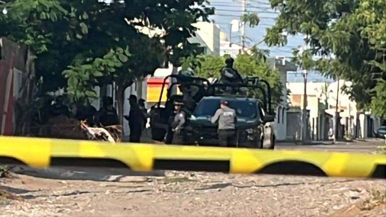 Una persona fue atacada a balazos en el Fraccionamiento Villa del Real, en Culiacán.