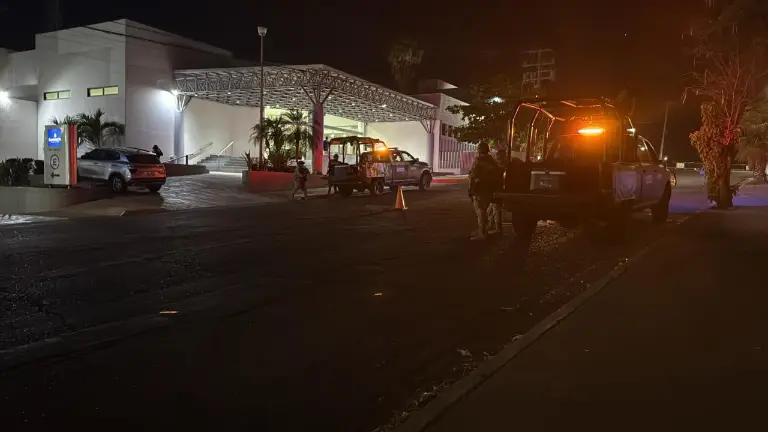 Los hechos ocurrieron frente a una funeraria ubicada en el cruce de la avenida Álvaro Obregón con la calle Montebello.