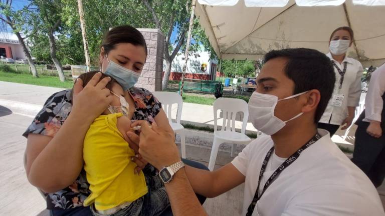 Si tiene un menor de 8 años sin completar su vacunación, en las Plazas Sendero y San Isidro de Culiacán se atenderán