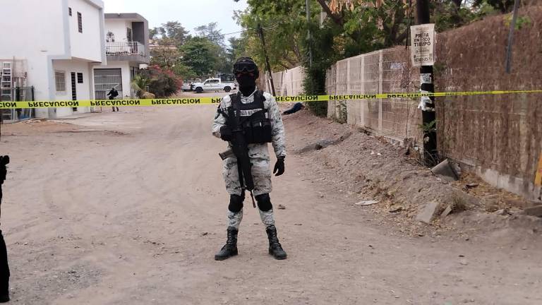 Un hombre y un menor de edad fueron hallados asesinados este viernes en la colonia La Costera.