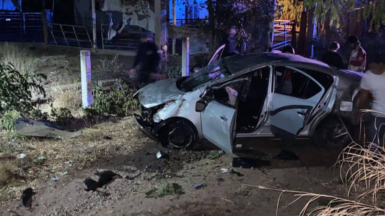 Se registra accidente de auto por la carretera México 15 en Culiacán; hay un lesionado