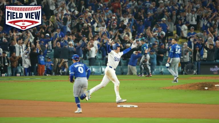 Freddie Freeman fue el héroe de los Dodgers en el kilométrico Juego 3 de la Serie Mundial.