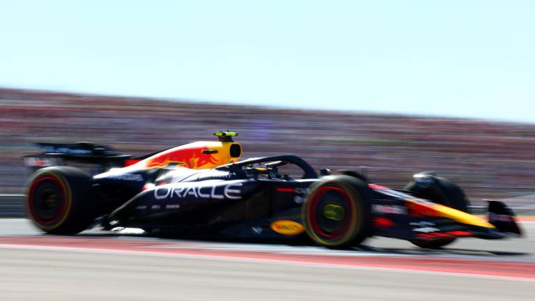 El tricampeón Max Verstappen recorta distancias en el campeonato.