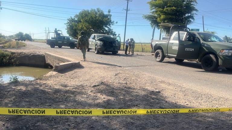 Unidades del Ejército chocaron en la carretera La 20, en Navolato; al menos cinco militares resultaron lesionados.