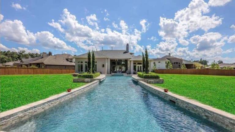 Accionistas de Baker Hughes piden investigar conflicto de interés por renta de mansión a hijo de AMLO